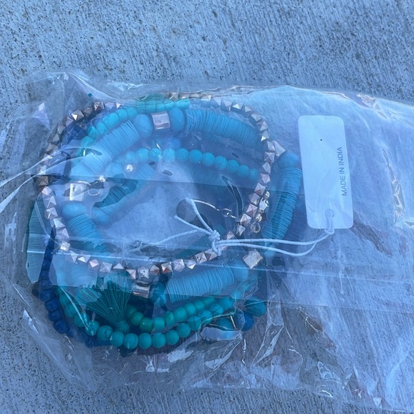Turquoise stackable beaded tassel bracelet - Picture 2 of 2